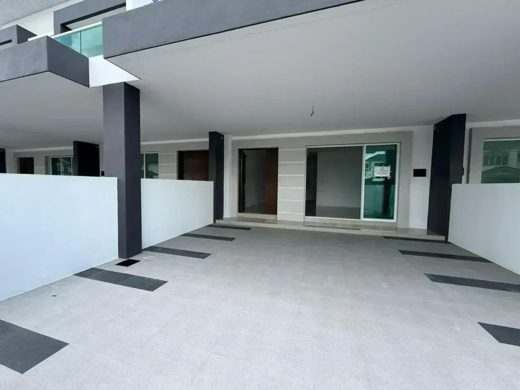desa rishah indah car porch