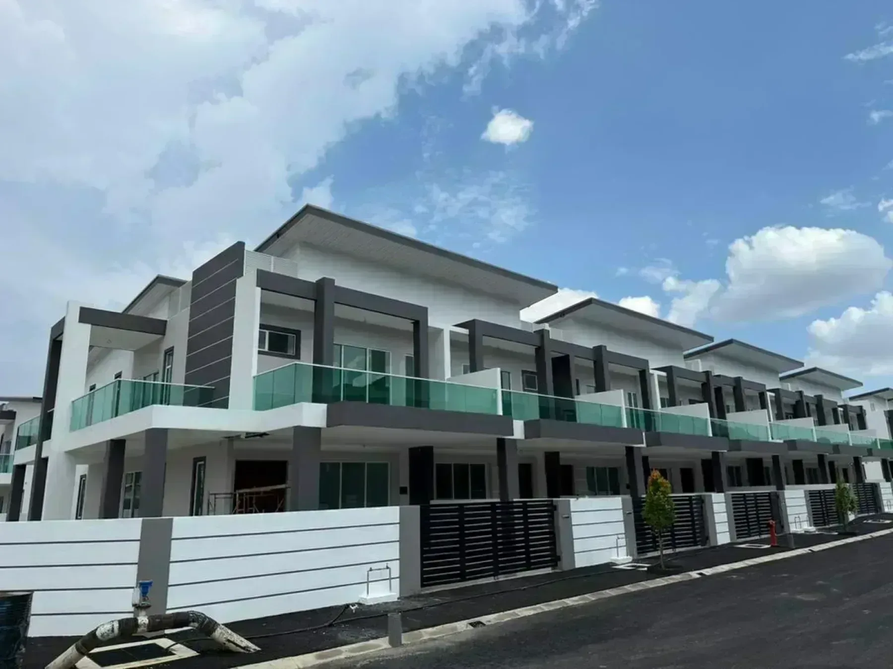 desa rishah indah terrace row exterior