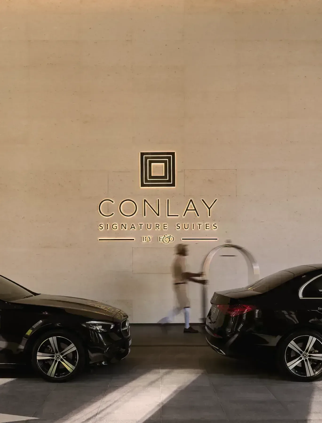 The Conlay arrival porte cochere and drop-off